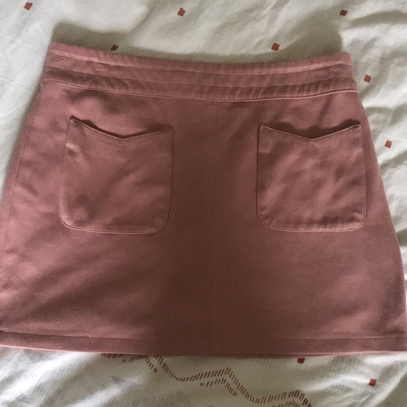 Kendall and Kylie pink suede skirt - Picture 3 of 4